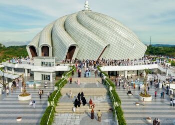 Shalat Idulfitri Perdana Digelar di Masjid Negara IKN, Ribuan Jemaah Hadir Padati Nusantara