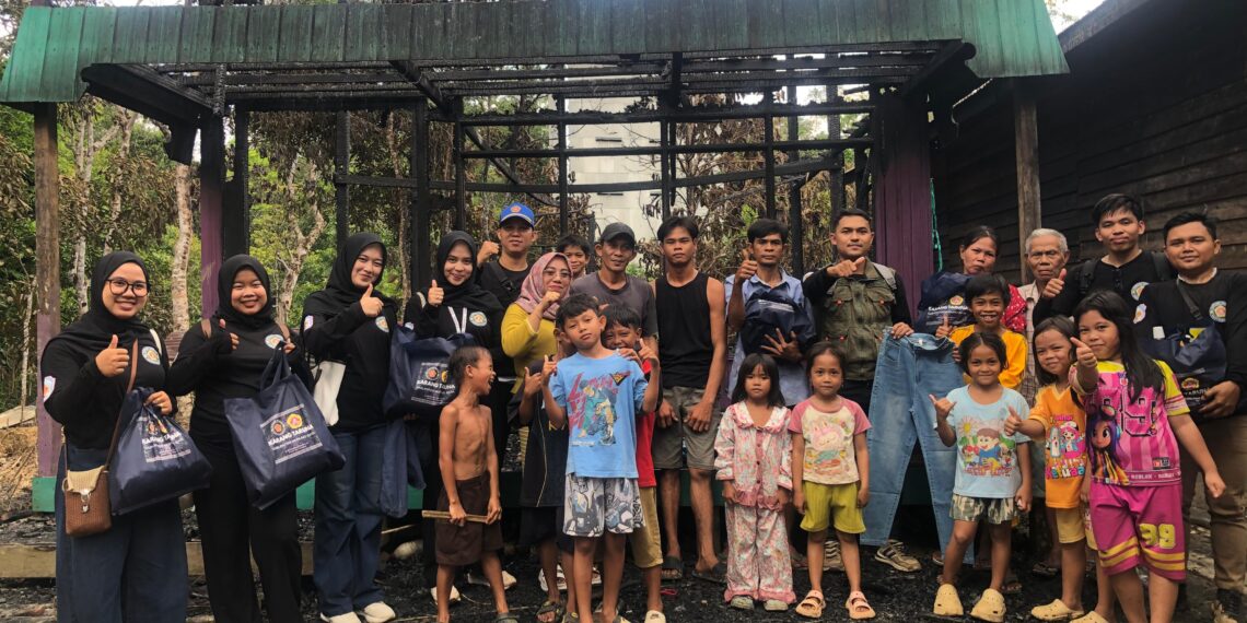 Peduli Sesama, Karang Taruna Mura Hadir Ringankan Beban Korban Kebakaran